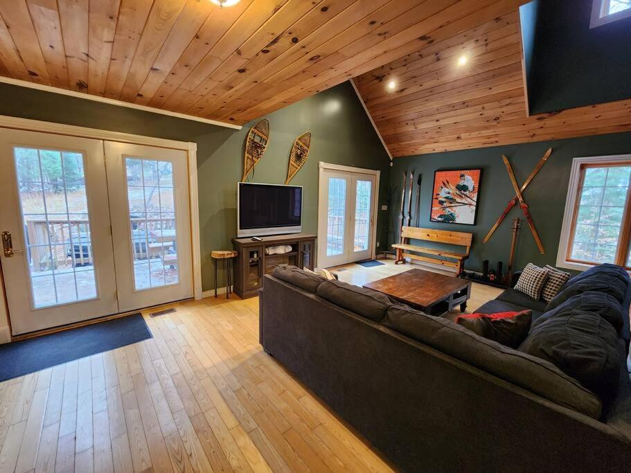 Dingle Run Lodge At Sir Sam'S Haliburton Εξωτερικό φωτογραφία