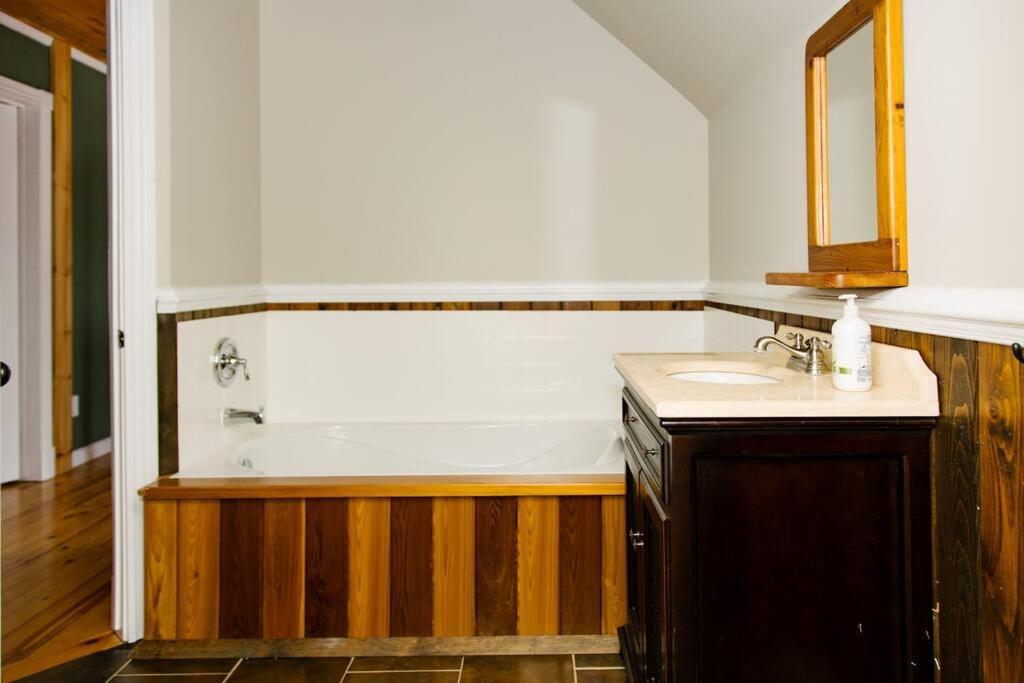 Dingle Run Lodge At Sir Sam'S Haliburton Εξωτερικό φωτογραφία